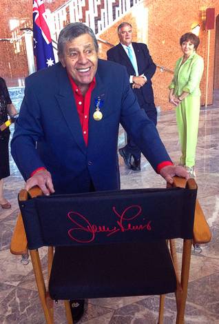 As Jerry Lewis accepts Australia’s top honor, rare MDA Telethon video surfaces As Jerry Lewis accepts Australia’s top honor, rare MDA Telethon video surfaces